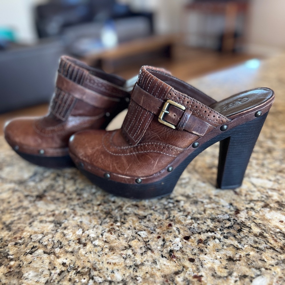 Carlos by Carlos Santana platform clogs brown leather 9.5 9.5M Like new